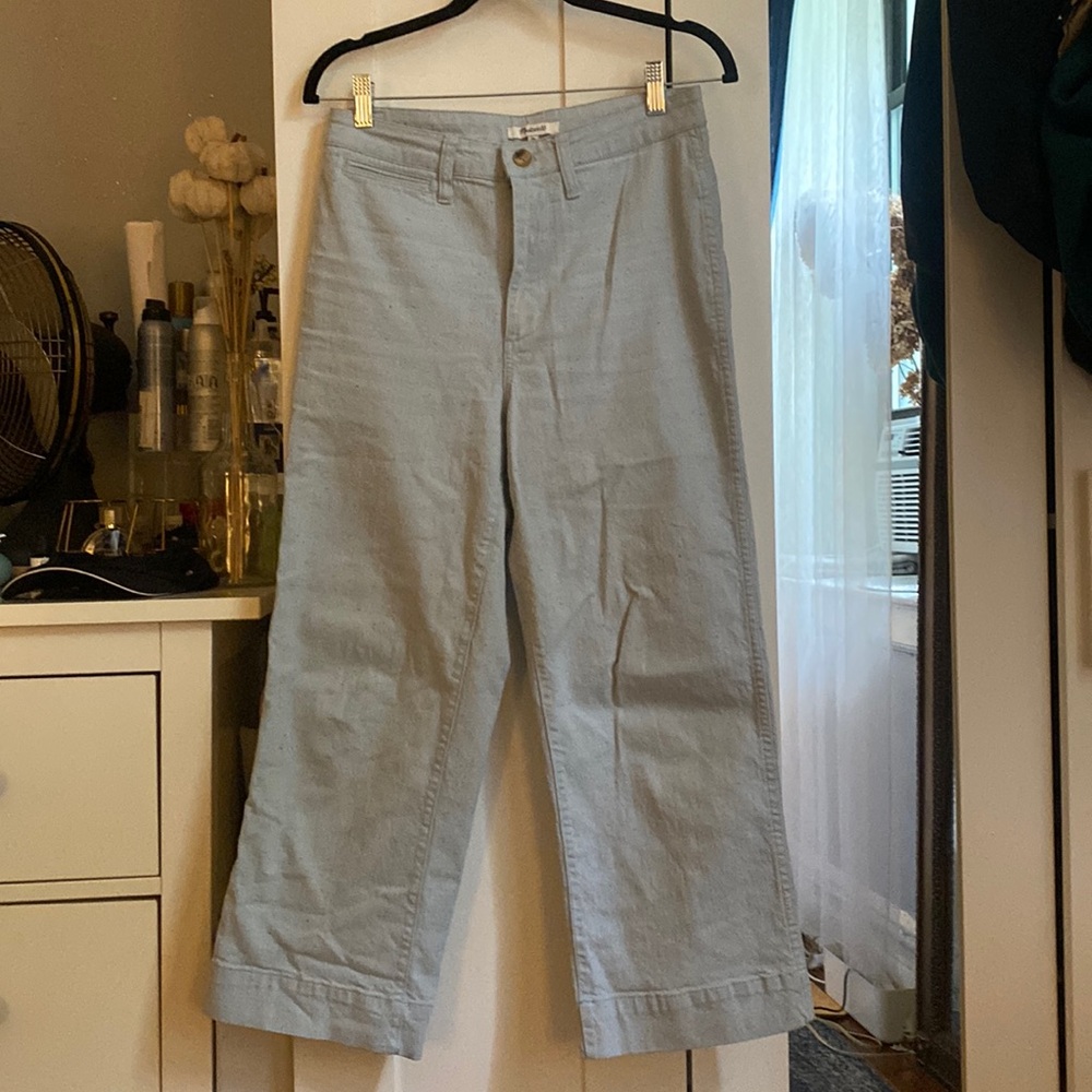 Madewell.Light blue jeans, stretchy, high rise, size 26, wide legs fit.